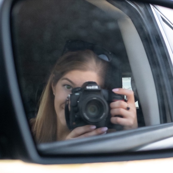 Meet your Posher, Meghan - Picture 1 of 2